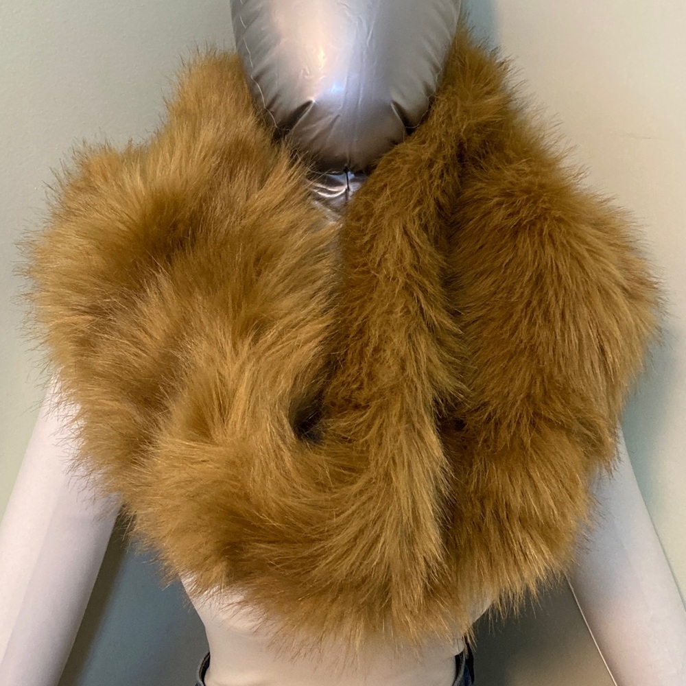 Faux Fur Collar Scarf in Caramel Brown - Women's Accessory